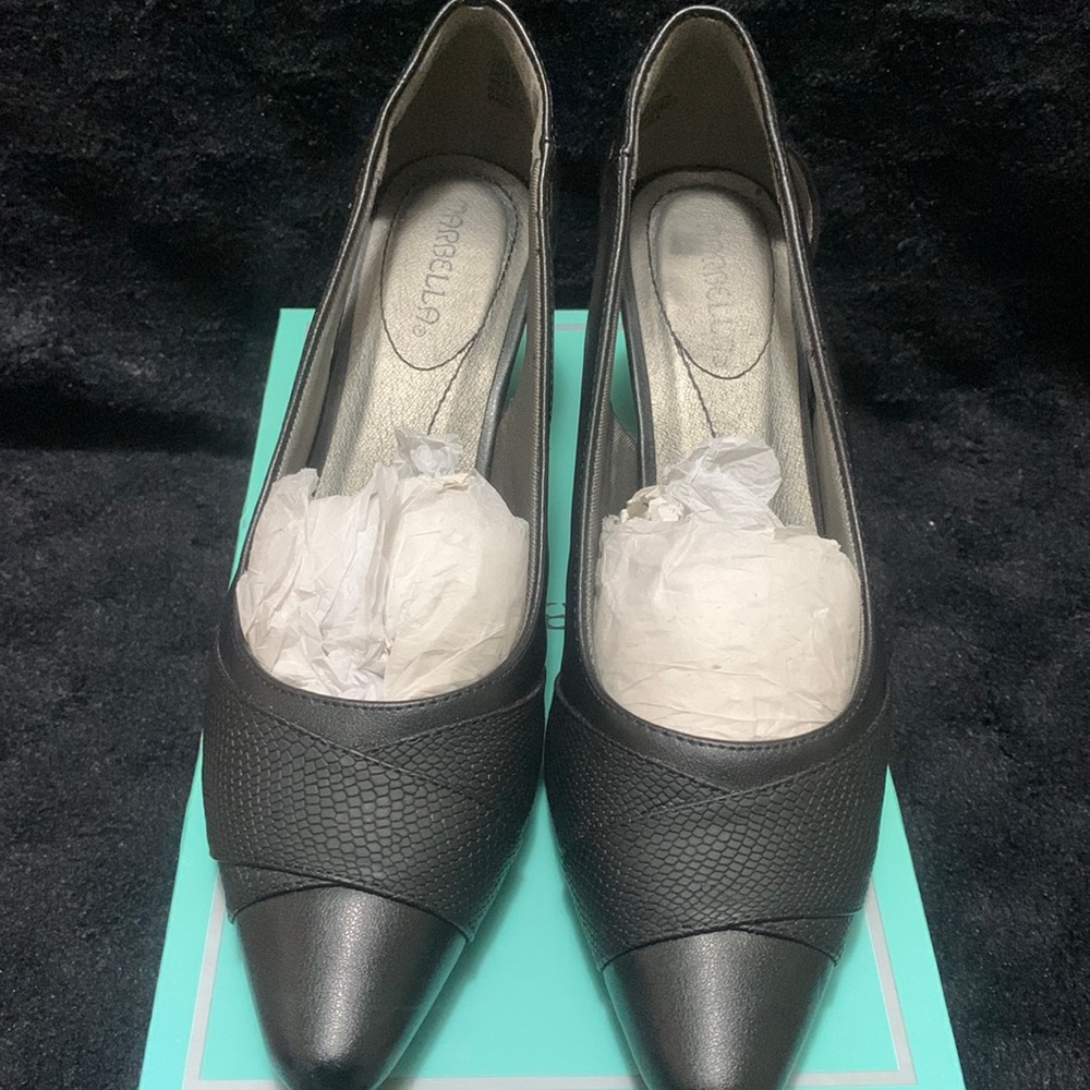 Women black heels